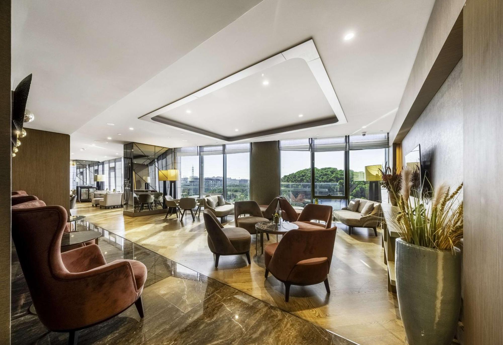 Radisson Collection Hotel, Vadistanbul Exterior foto The lounge at the airport